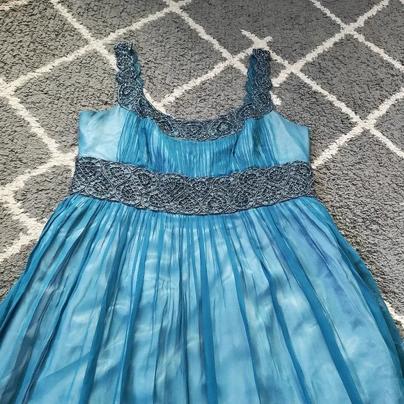 Adrianna Papel Beaded Evening Dress size 12 - Picture 2 of 11